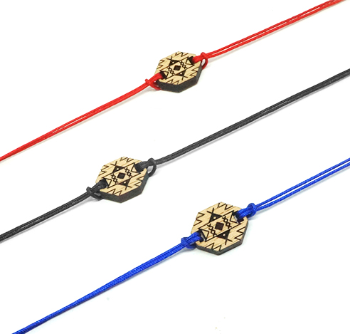 ensemble de bracelets cordon avec pendentif berbère en bois