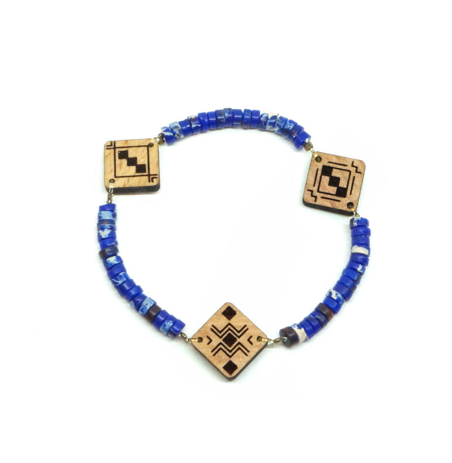 bracelet bleu en pierre et en bois